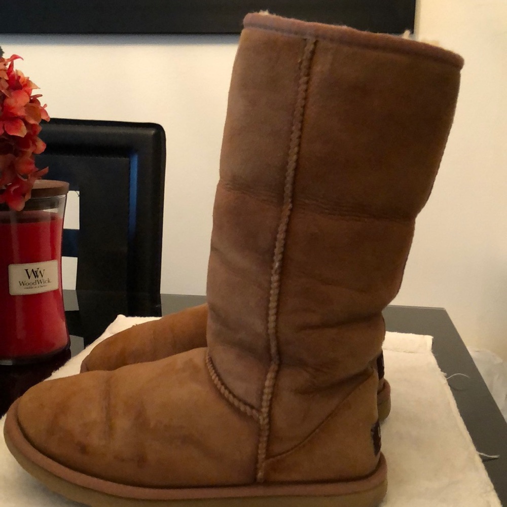 UGG CLASSIC SHORT II BOOTS WOMENS SIZE 6